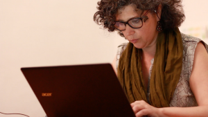 Nuria Suárez, o la etimología de la conciencia social