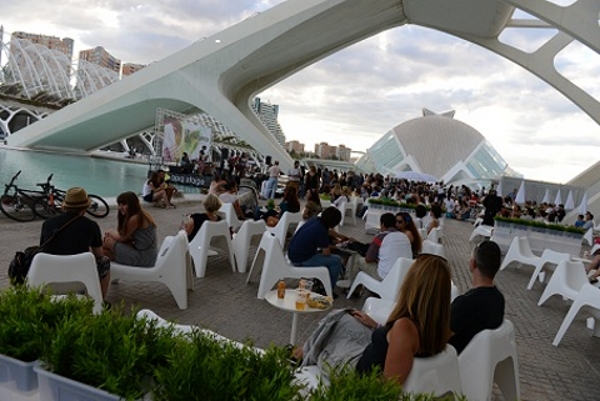 Talleres científicos, visitas guiadas y música en directo conforman la oferta cultural de la Ciudad de las Artes y las Ciencias para este puente