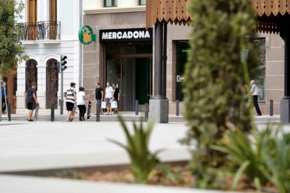 Mercadona apertura su nuevo modelo de tienda eficiente en Tavernes Blanques (València)