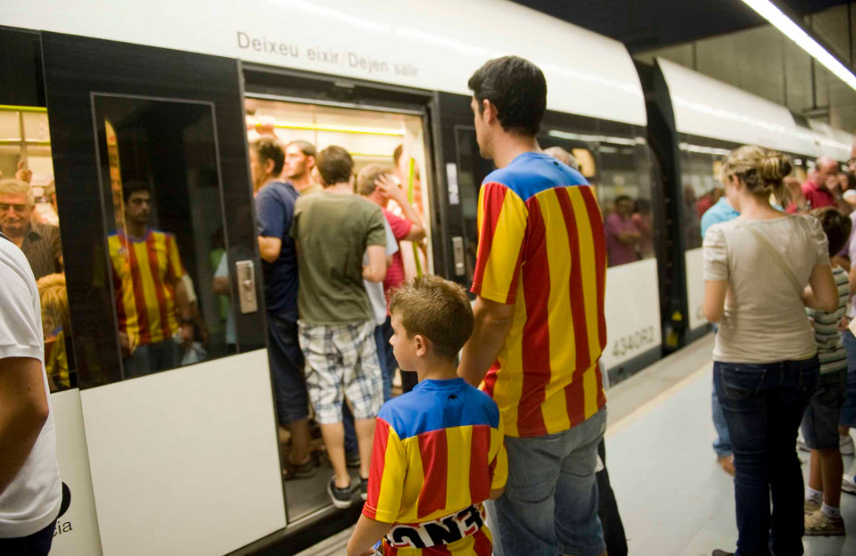 La Generalitat adquirirá validadoras portátiles para agilizar el control de acceso a Metrovalencia en eventos multitudinarios