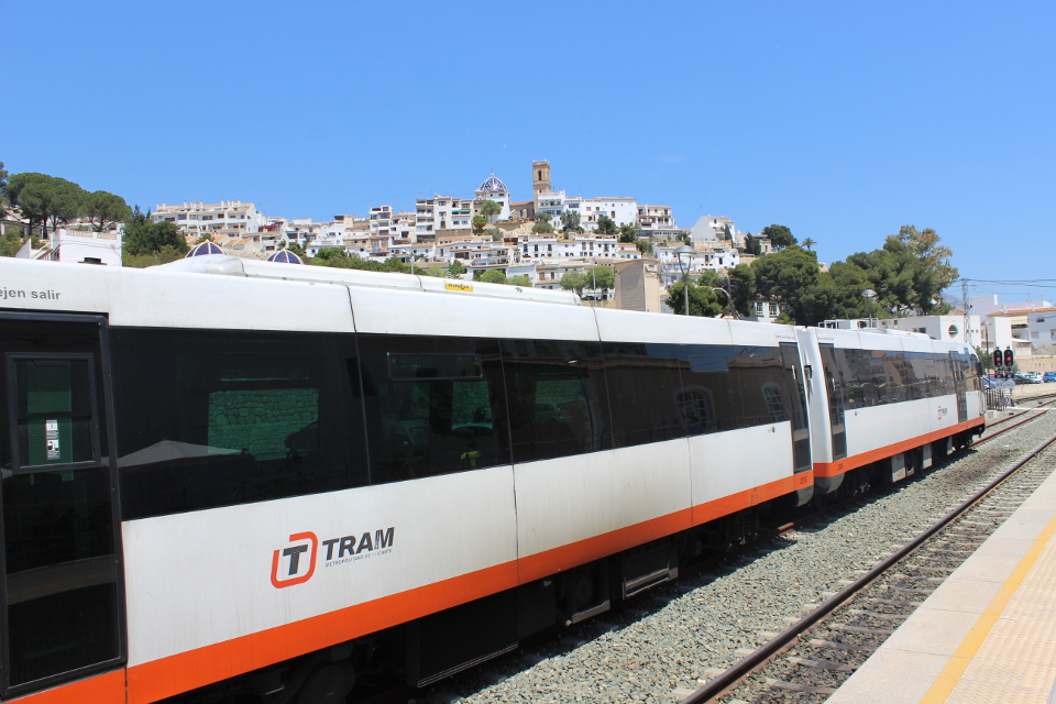 La Generalitat licita la redacción de los proyectos para mejorar el trazado del TRAM d'Alacant entre La Vila Joiosa y Altea