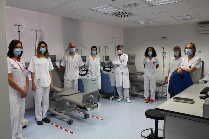 El Hospital Clínico Universitario de València, a través del Servicio de Hematología y Hemoterapia, inicia este mes un programa de hospitalización domiciliaria para los trasplantes de progenitores hematopoyéticos (trasplante de médula, trasplante de sangre periférica y de cordón umbilical).