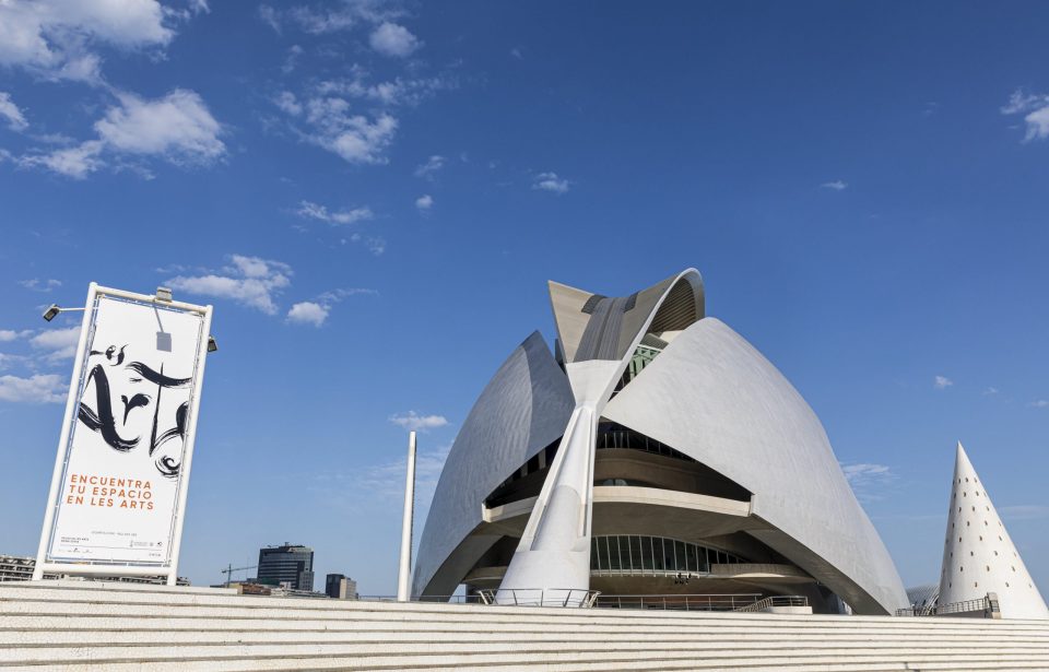 Palau_de_les_Arts_(Exterior._Dia)©Miguel_Lorenzo_y_Mikel_Ponce_LesArts_(42)-min