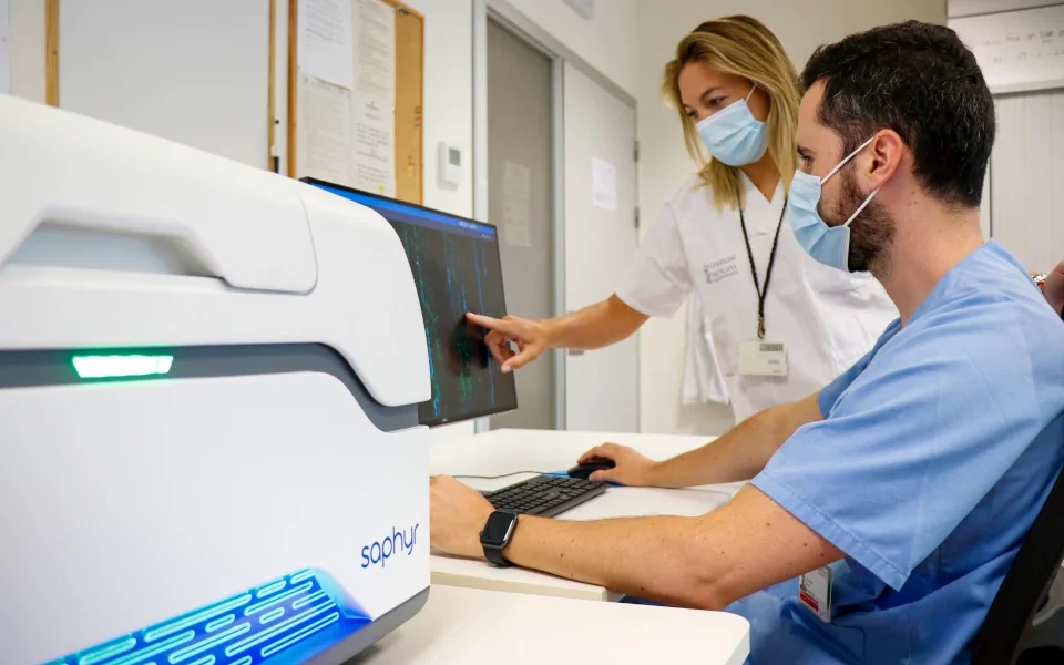 El Hospital La Fe emplea un nuevo equipamiento que garantiza un mejor manejo de la leucemia